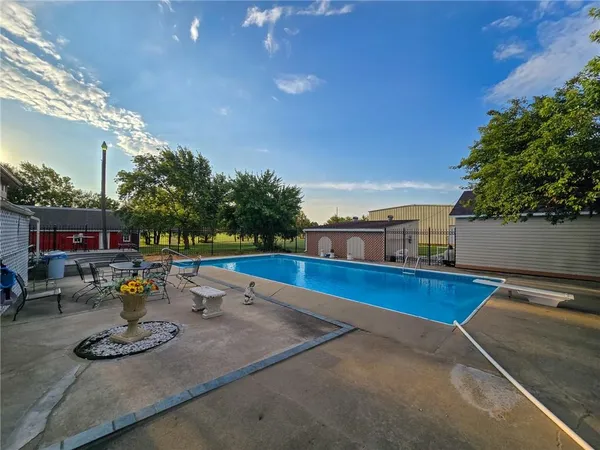 $695,000 | 3187 56th Highway, Herington, KS 67449