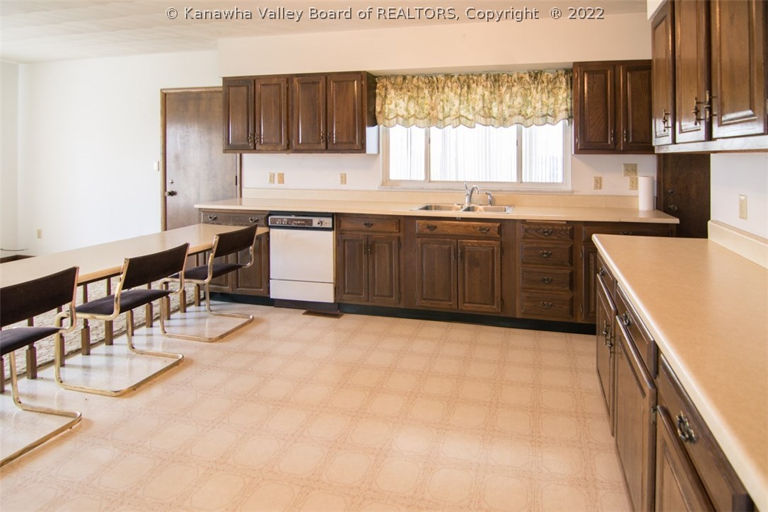 2722 Fisher Ridge Road Kenna, WV 25248 - Photo 9 of 29 Gallery Image 9
