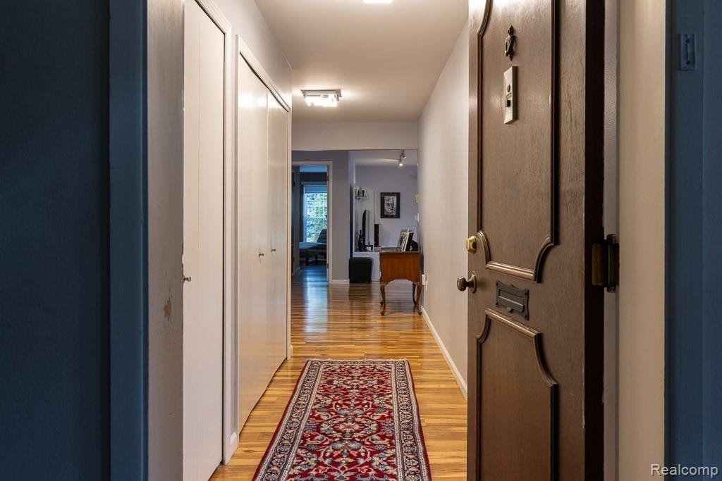 31775 Ridgeside Drive, Unit 22 Farmington Hills, MI 48334 - Photo 5 of 44