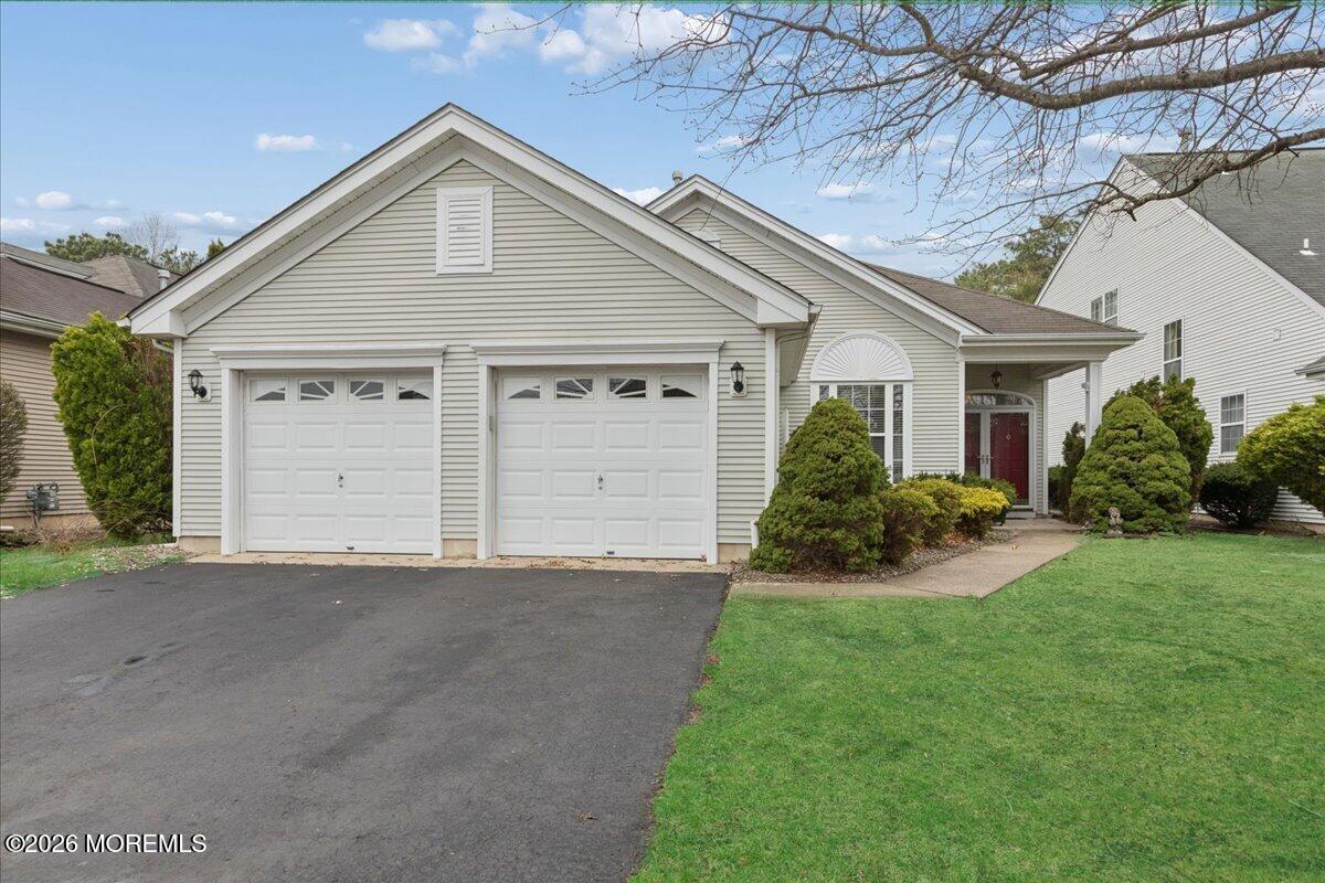 54 Silverside Road Lakewood, NJ 08701 - Photo 1 of 34 01-Image-1