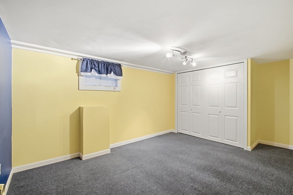 70 Norman Street Springfield, MA 01104 - Photo 20 of 25