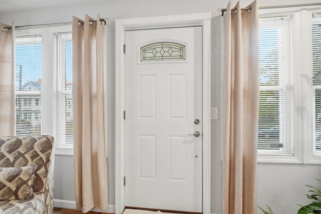 70 Norman Street Springfield, MA 01104 - Photo 2 of 25