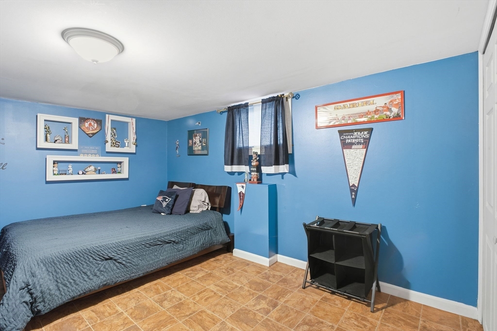 70 Norman Street Springfield, MA 01104 - Photo 21 of 25