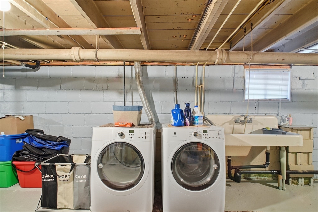 70 Norman Street Springfield, MA 01104 - Photo 22 of 25