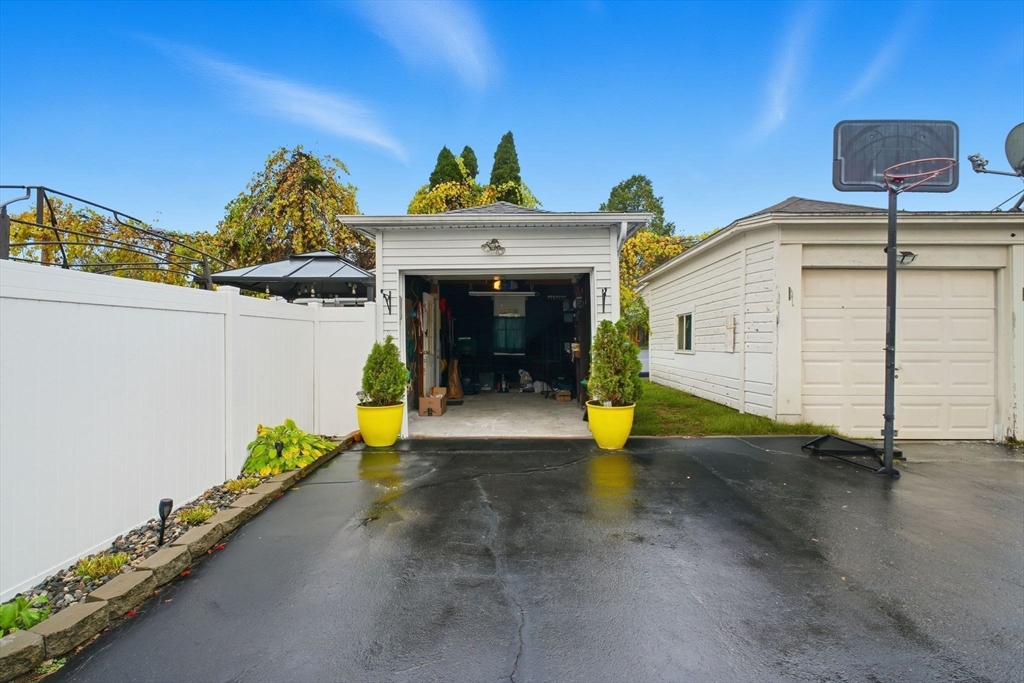 70 Norman Street Springfield, MA 01104 - Photo 24 of 25