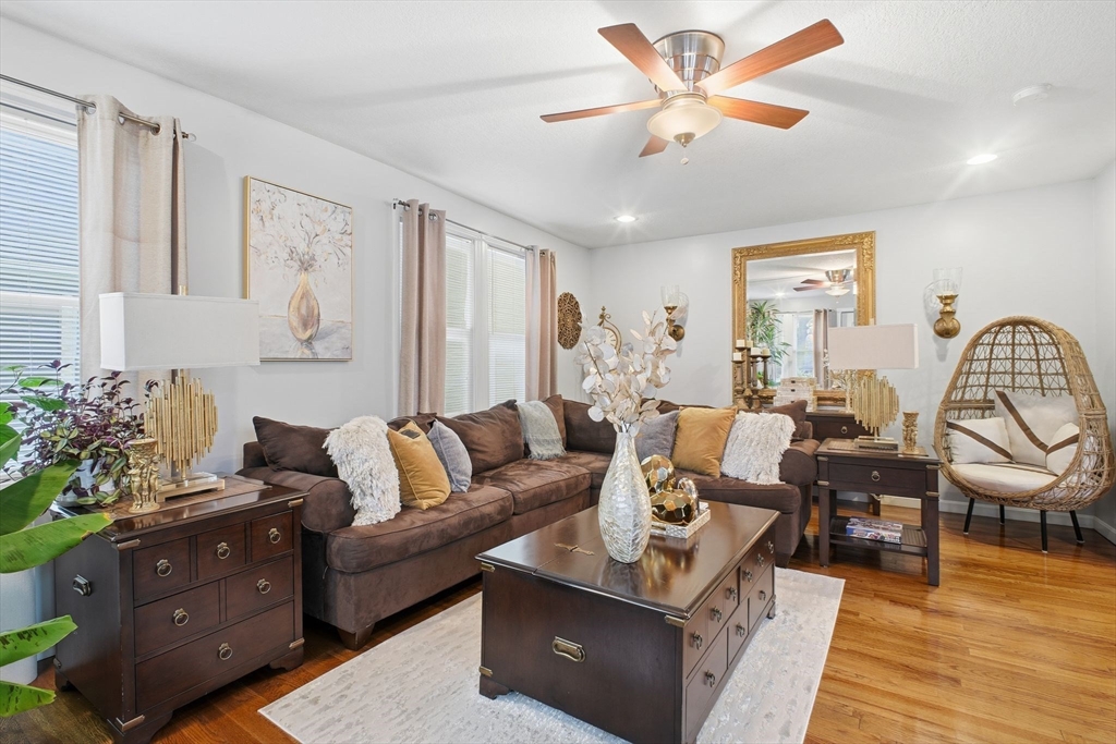 70 Norman Street Springfield, MA 01104 - Photo 3 of 25