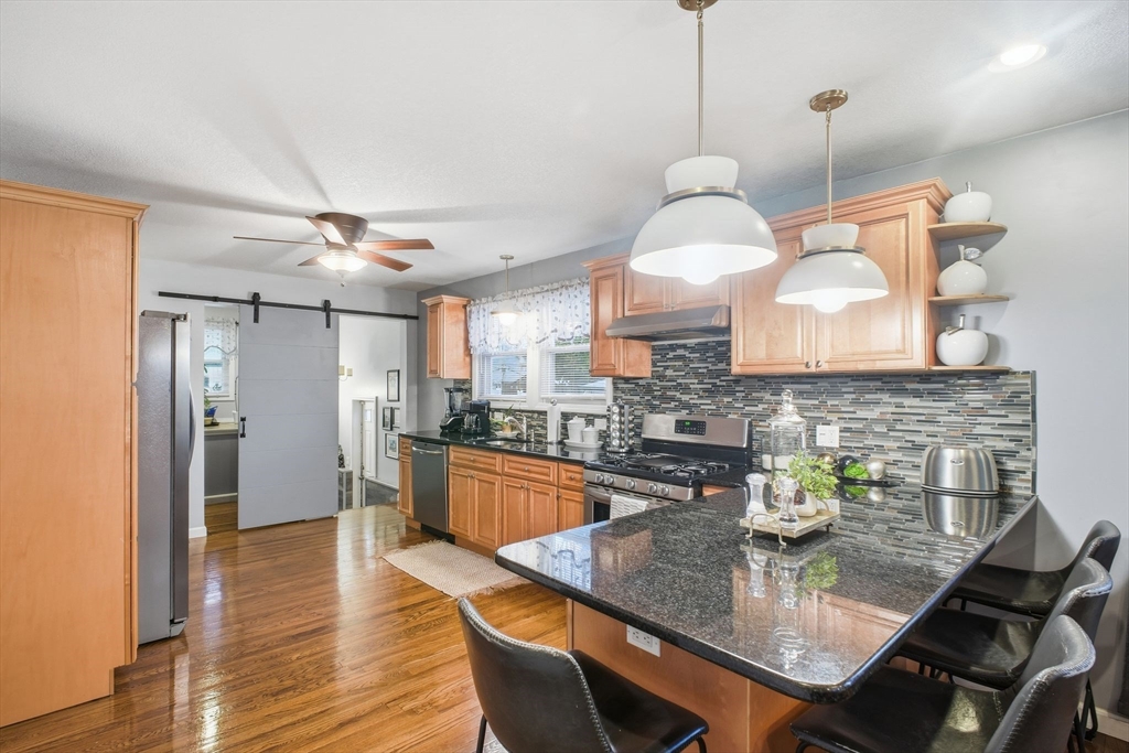 70 Norman Street Springfield, MA 01104 - Photo 8 of 25