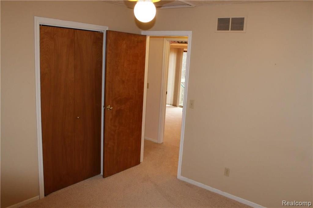 2447 Rochester Court Troy, MI 48083 - Photo 10 of 18
