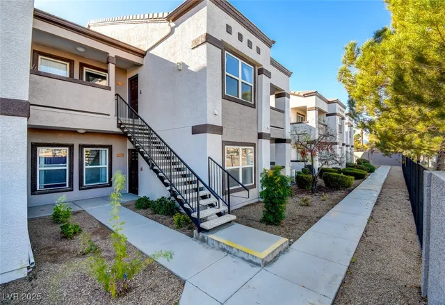 $1,550 | 7255 West Sunset Road, Unit 1030, Las Vegas, NV 89113