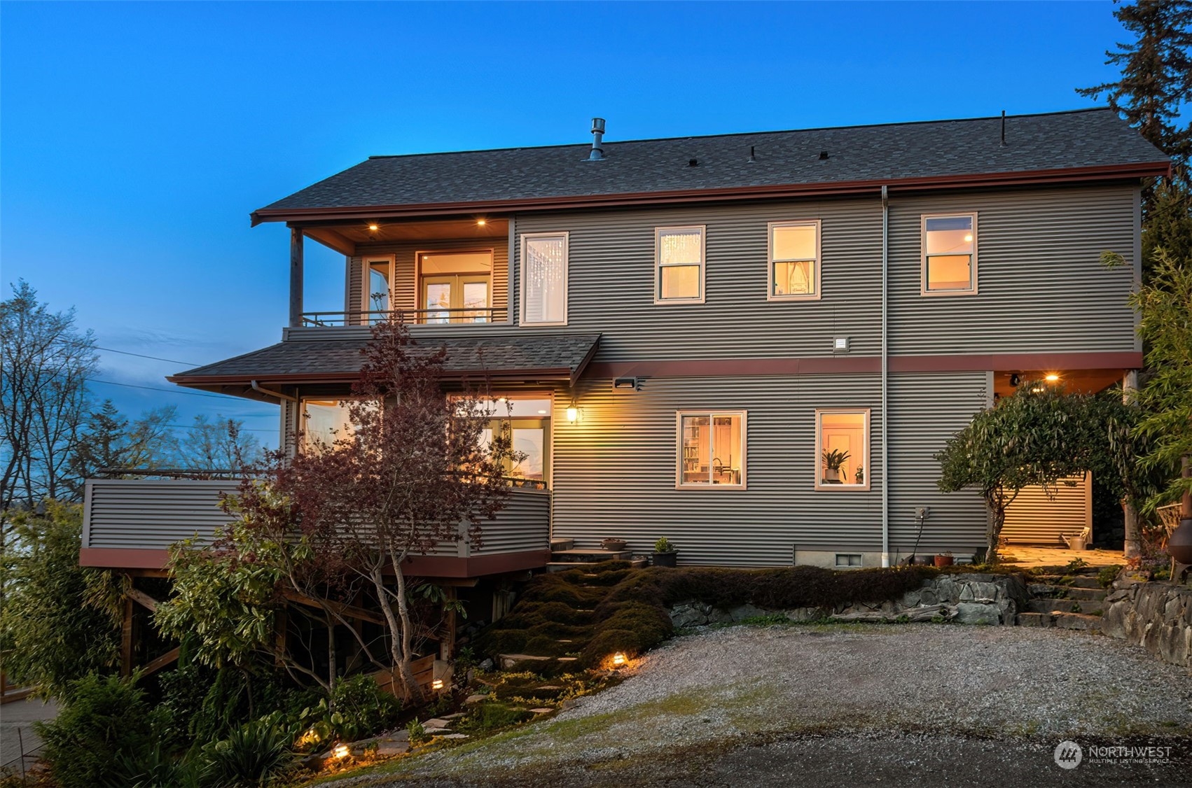 341 South State Street Bellingham, WA 98225 - Photo 3 of 40 a front view of a house with a yard