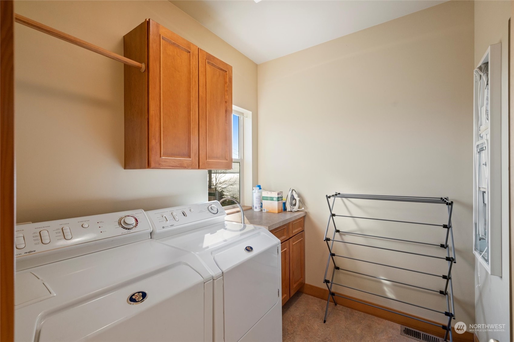 341 South State Street Bellingham, WA 98225 - Photo 37 of 40 a utility room with dryer and washer