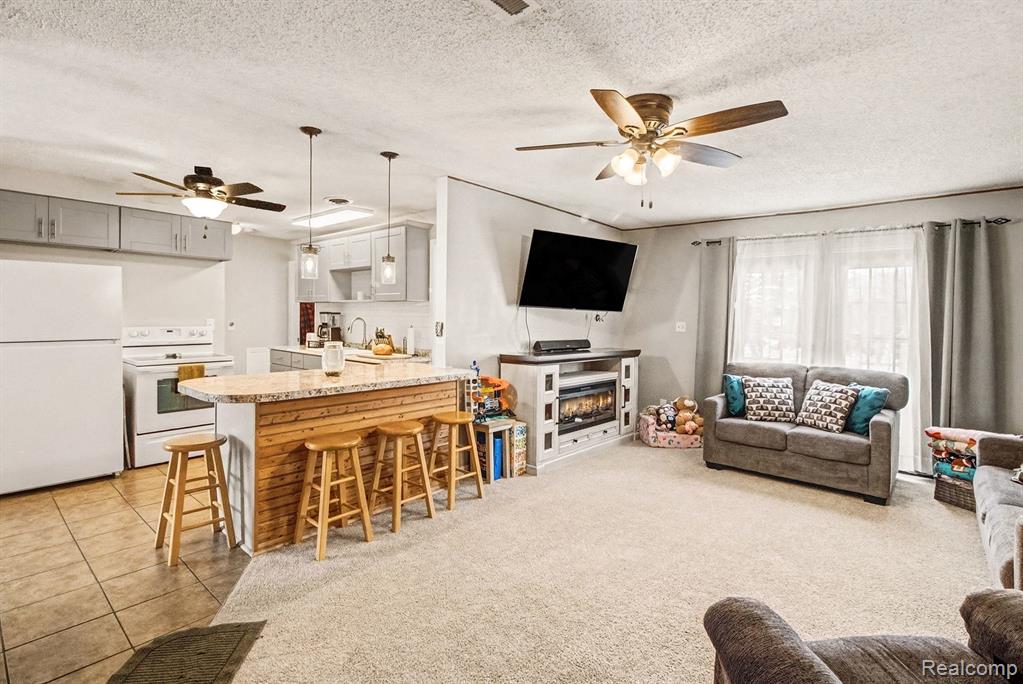 5380 Pontiac Lake Road Waterford, MI 48327 - Photo 2 of 26 Gallery Image 2