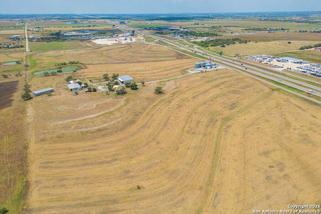 5775 West Interstate 10 Seguin, TX 78155 - Photo 2 of 19 a view of an ocean and beach