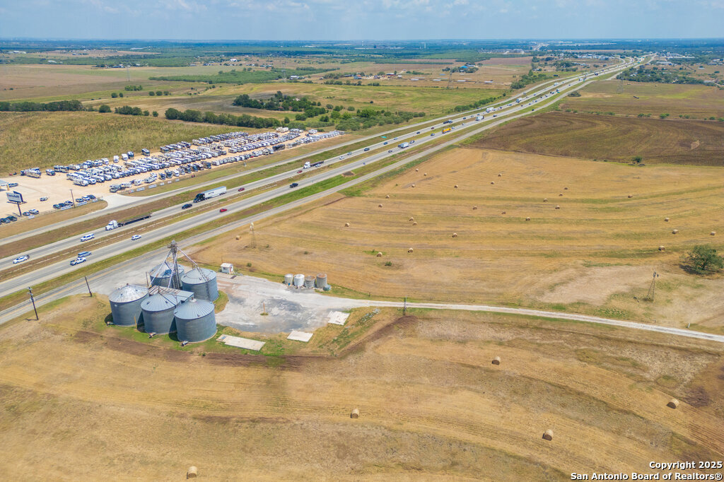 5775 West Interstate 10 Seguin, TX 78155 - Photo 6 of 19 a view of an ocean and beach