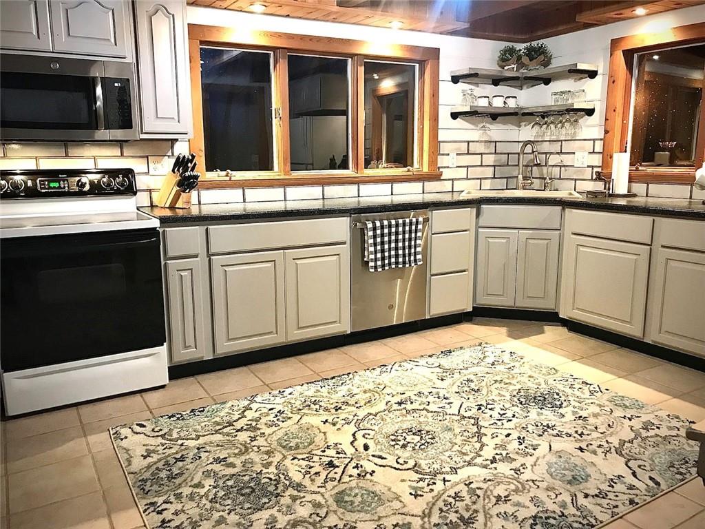 213 Pioneer Road Franklin, PA 16323 - Photo 14 of 24 Gallery Image 14