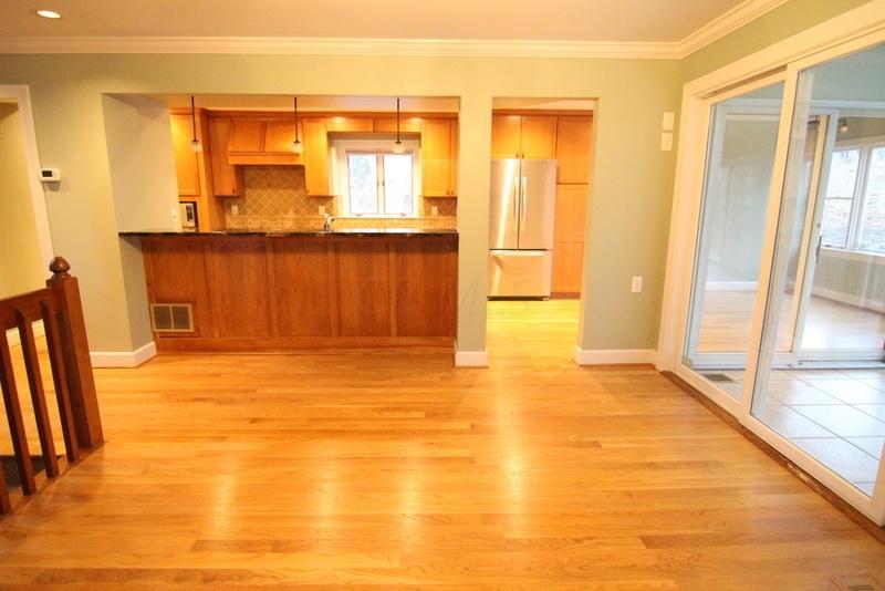 3010 Oakridge Road Columbus, OH 43221 - Photo 10 of 38