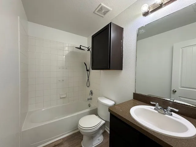 $1,750 | 15206 Walcott Drive, Austin, TX 78725