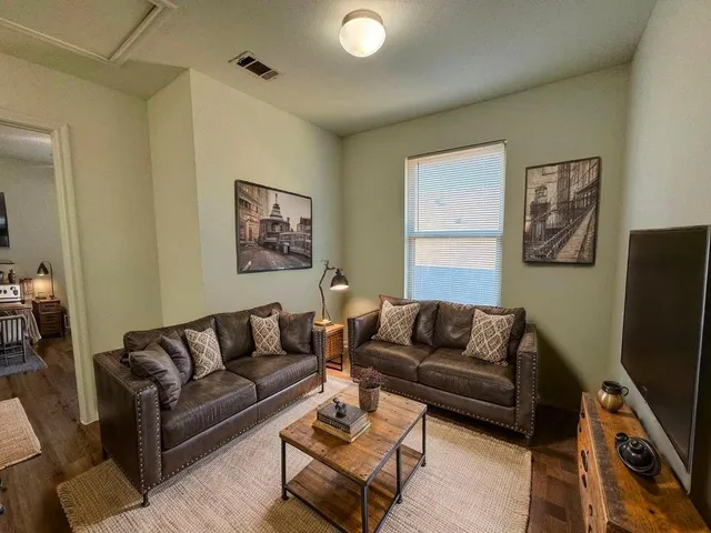 $1,750 | 15206 Walcott Drive, Austin, TX 78725