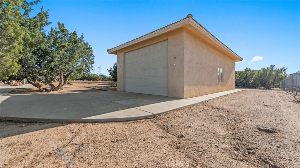 6976 Cataba Road Oak Hills, CA 92344 - Photo 34 of 47