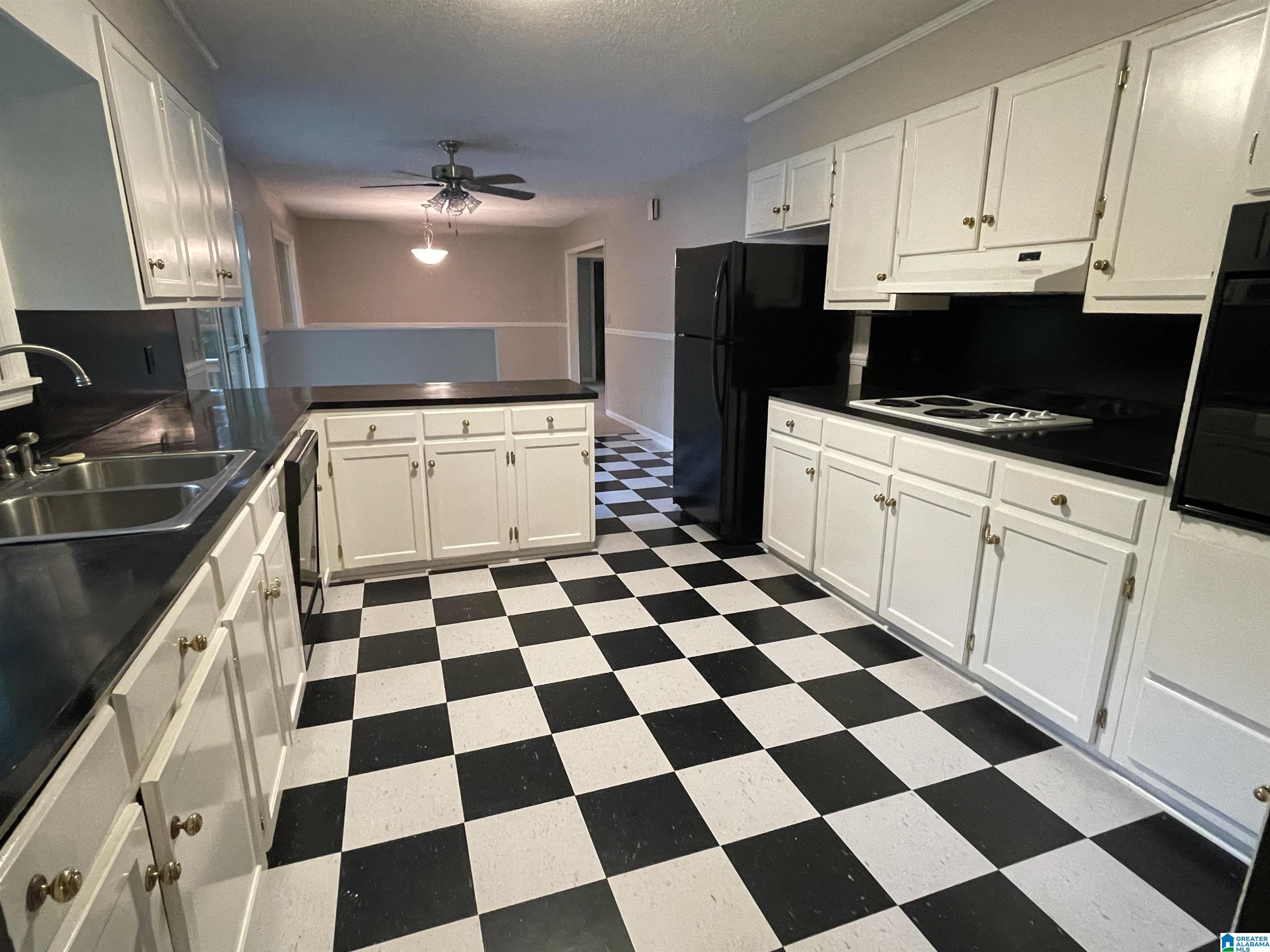 5730 Rex Street Leeds, AL 35094 - Photo 5 of 14