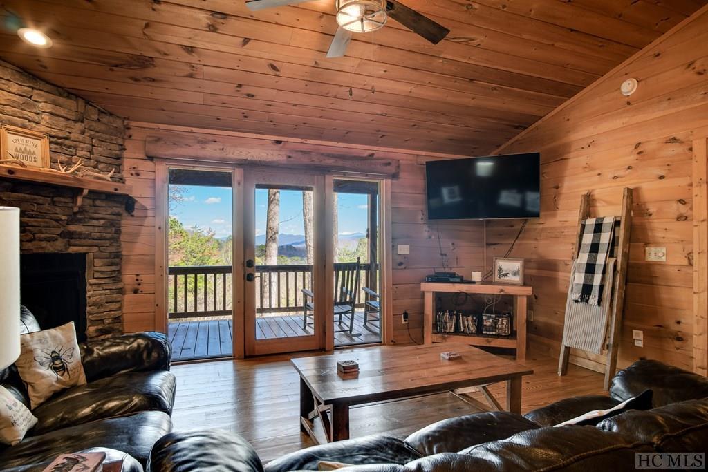 674 Sanders Road Franklin, NC 28734 - Photo 9 of 61 Gallery Image 9