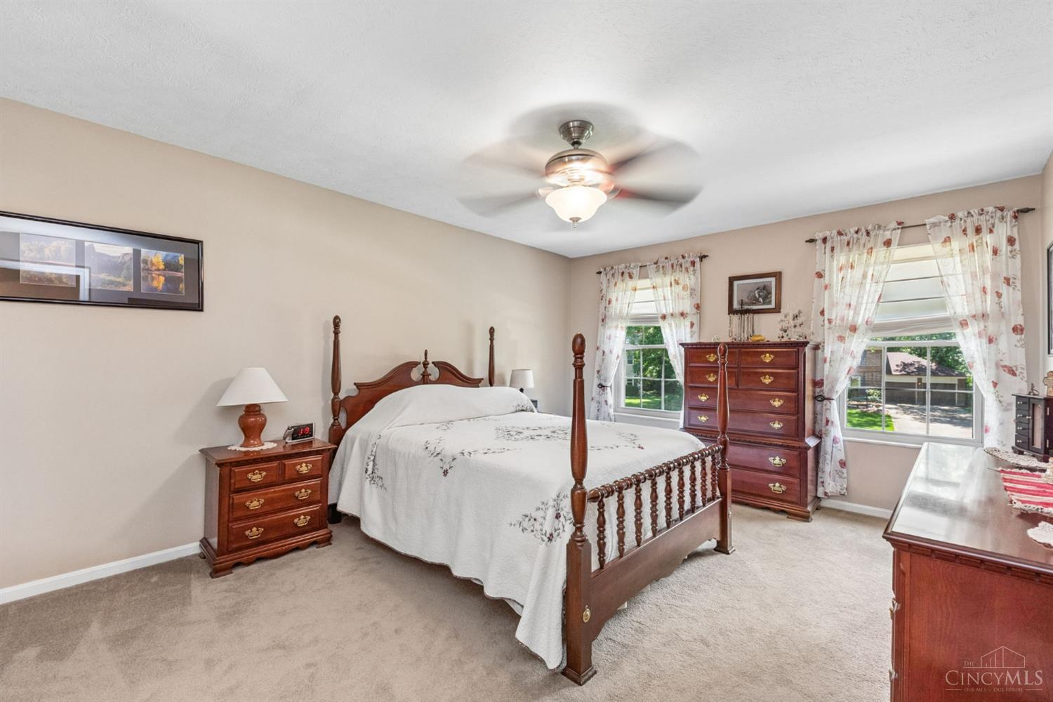 6400 Roth Ridge Drive Loveland, OH 45140 - Photo 21 of 40 Spacious owner's suite.