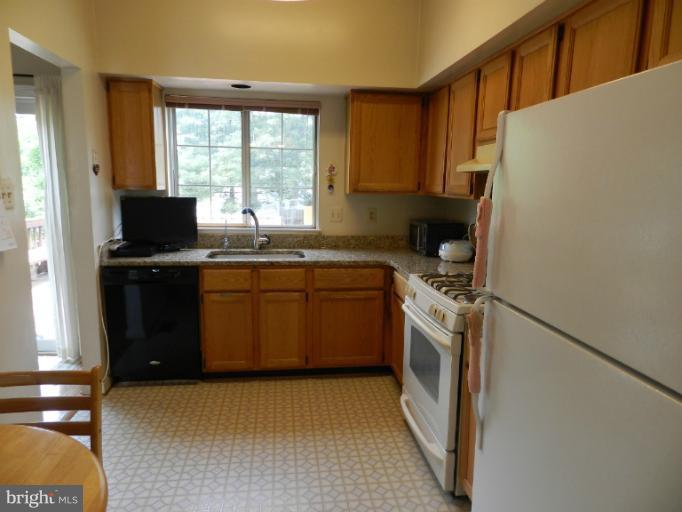 1882 Rutledge Court Severn, MD 21144 - Photo 10 of 30 Kitchen