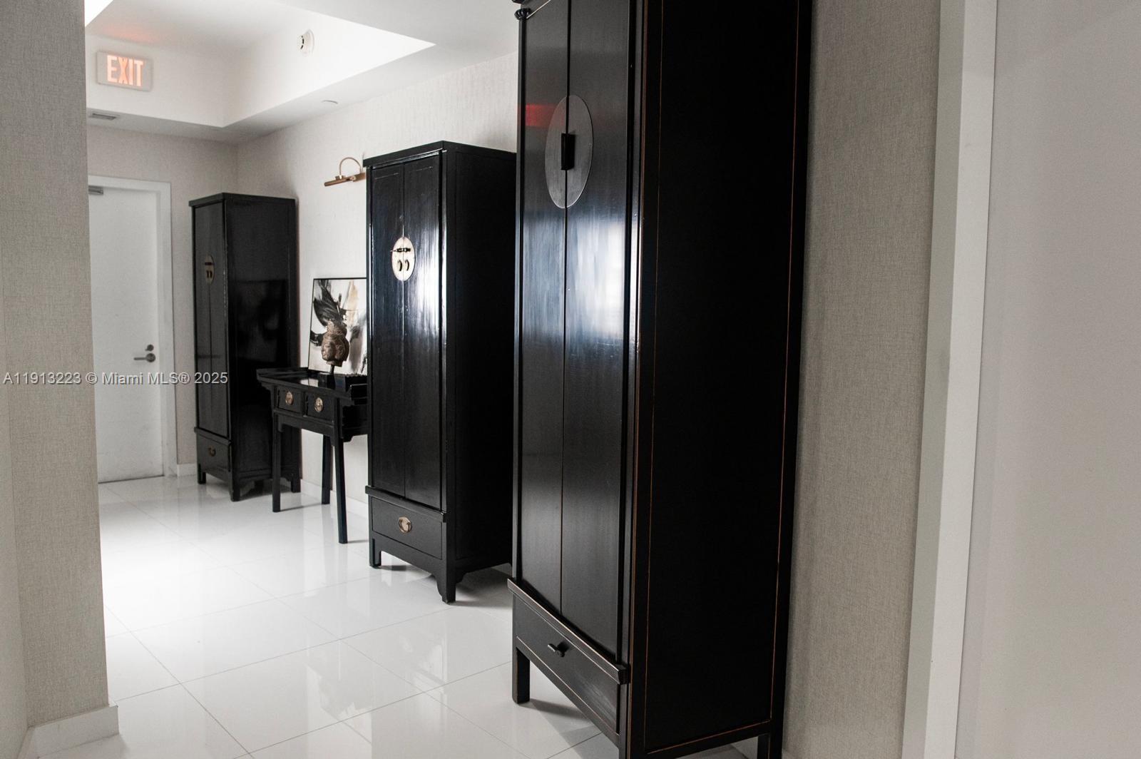 851 Northeast 1st Avenue, Unit 1811 Miami, FL 33132 - Photo 22 of 57 a view of elevator