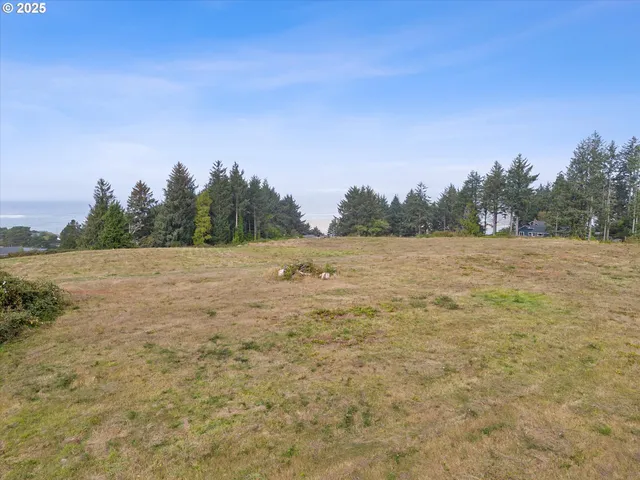 $898,700 | 1200 Blk Norwood Drive, Waldport, OR 97394