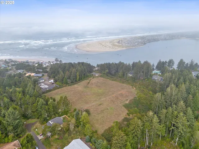 $898,700 | 1200 Blk Norwood Drive, Waldport, OR 97394