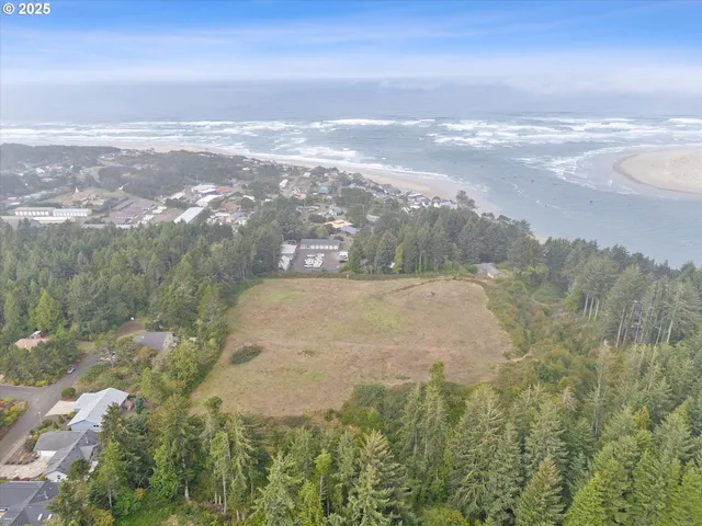 $898,700 | 1200 Blk Norwood Drive, Waldport, OR 97394