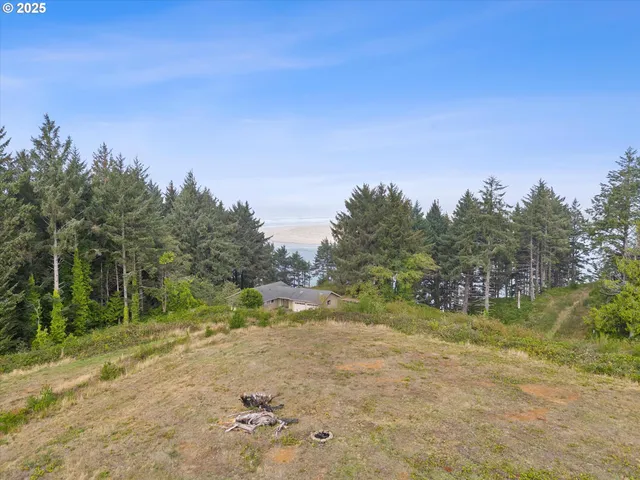 $898,700 | 1200 Blk Norwood Drive, Waldport, OR 97394