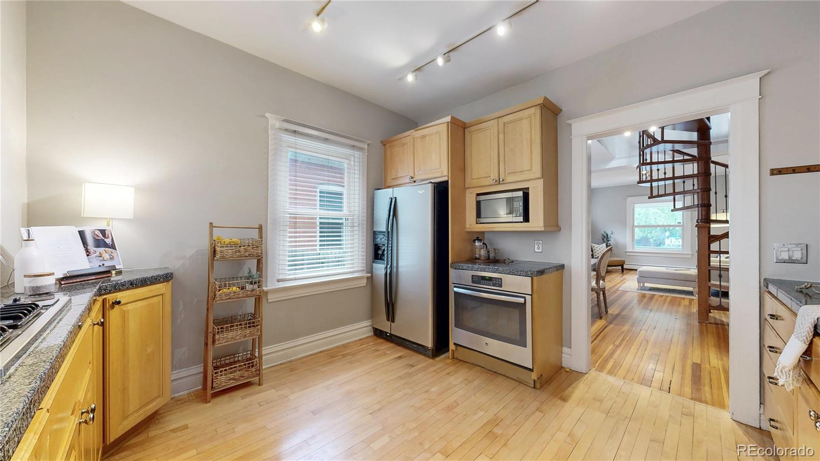 218 South Emerson Street Denver, CO 80209 - Photo 9 of 47