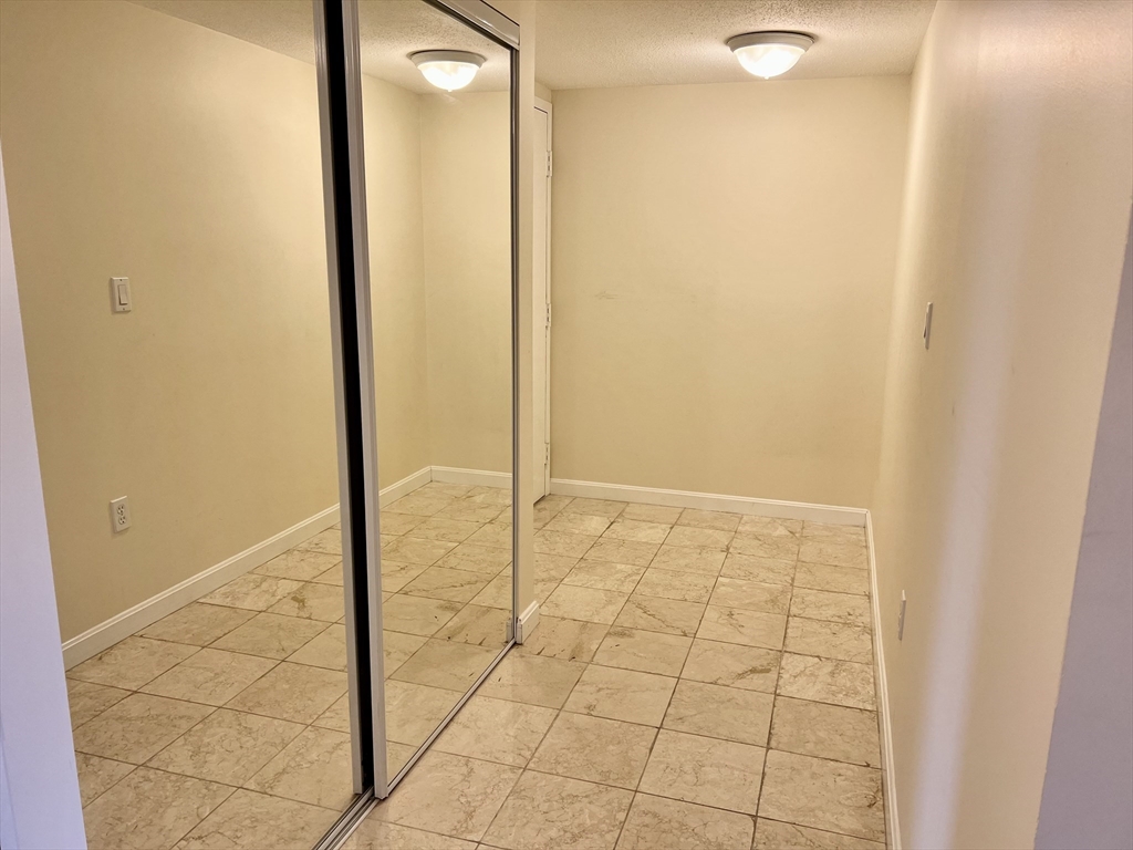 404 Paradise Road, Unit 1N Swampscott, MA 01907 - Photo 18 of 32