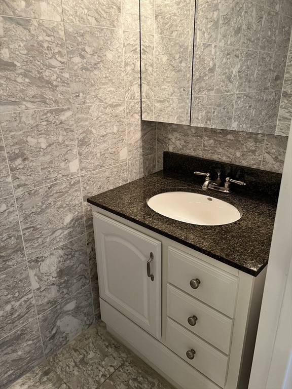 404 Paradise Road, Unit 1N Swampscott, MA 01907 - Photo 20 of 32