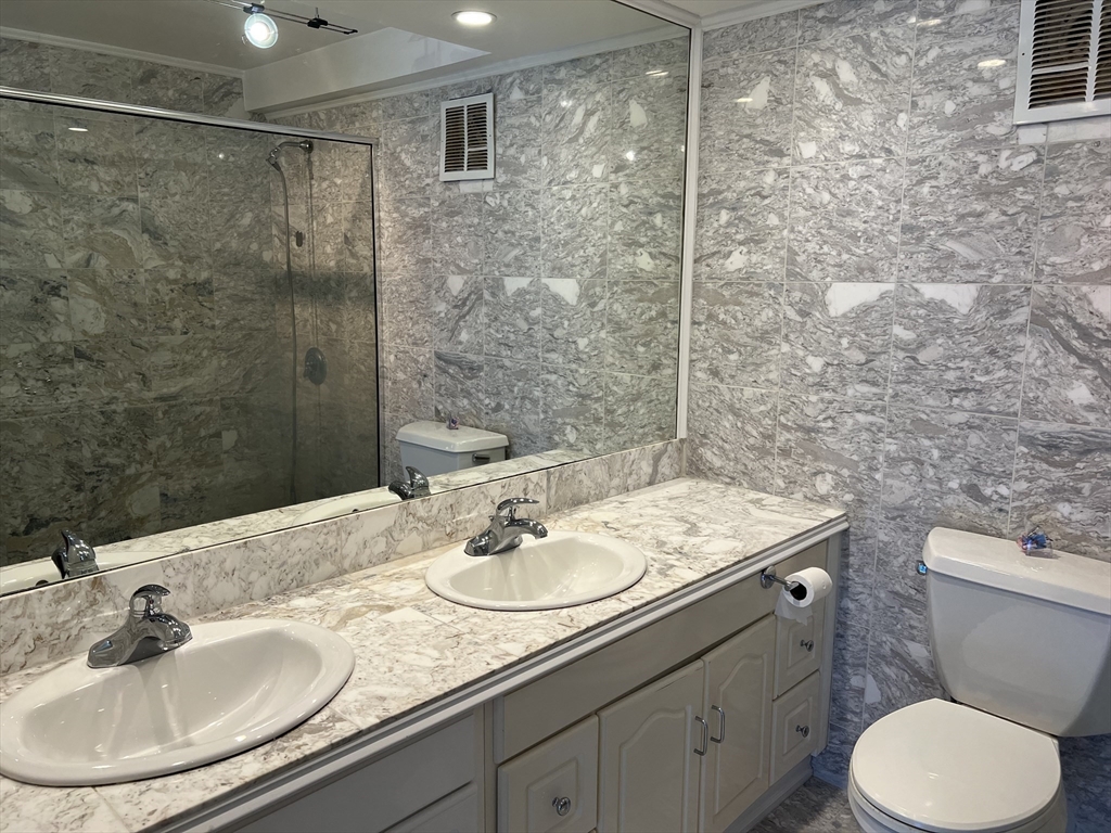 404 Paradise Road, Unit 1N Swampscott, MA 01907 - Photo 29 of 32