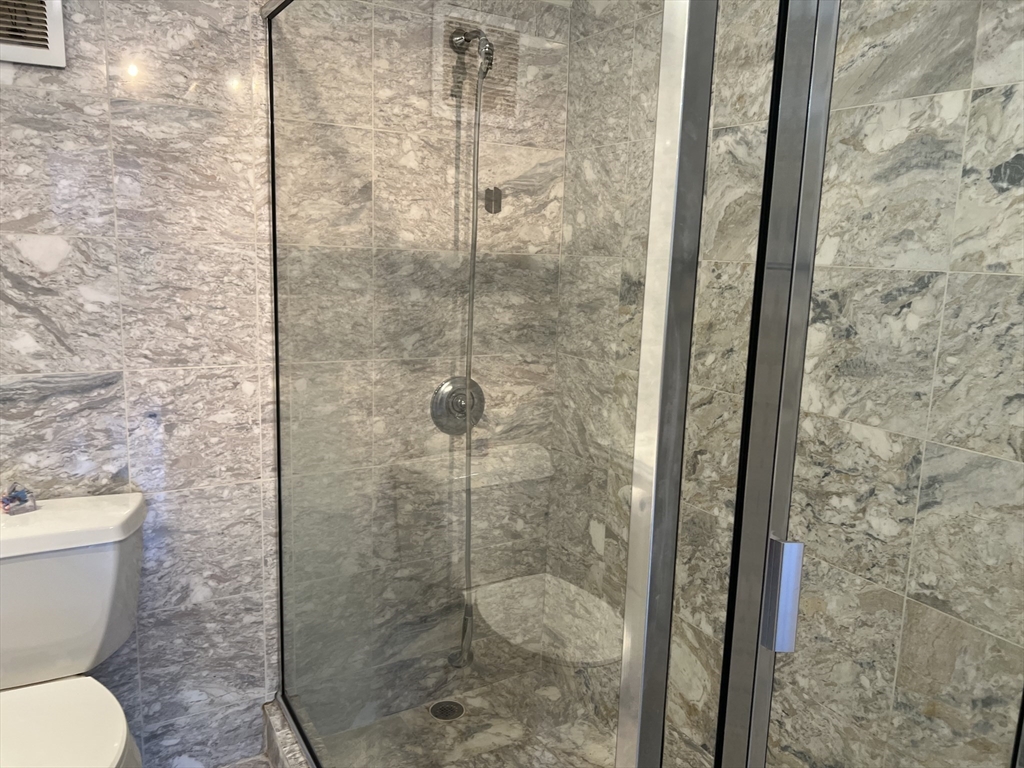 404 Paradise Road, Unit 1N Swampscott, MA 01907 - Photo 31 of 32