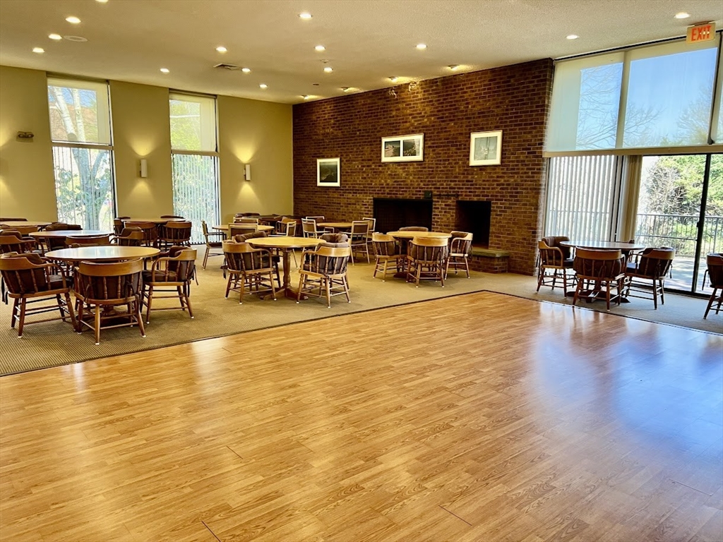 404 Paradise Road, Unit 1N Swampscott, MA 01907 - Photo 5 of 32