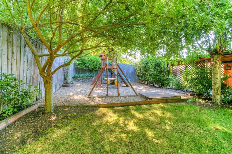 4458 Hillcrest Road Medford, OR 97504 - Photo 27 of 27 Additional Photo