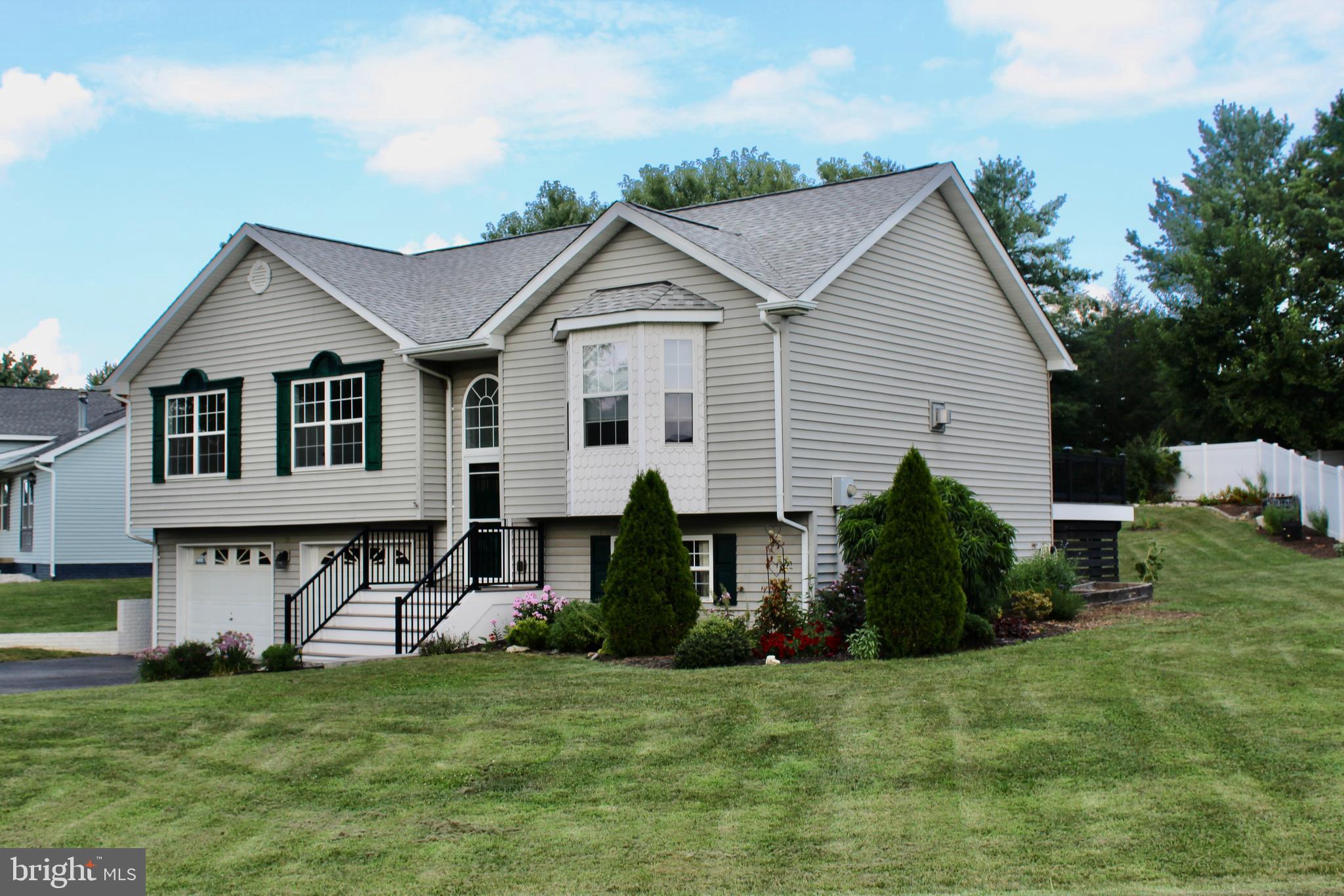 8 Cotton Tail Drive Ranson, WV 25438 - Photo 2 of 30 Gallery Image 2
