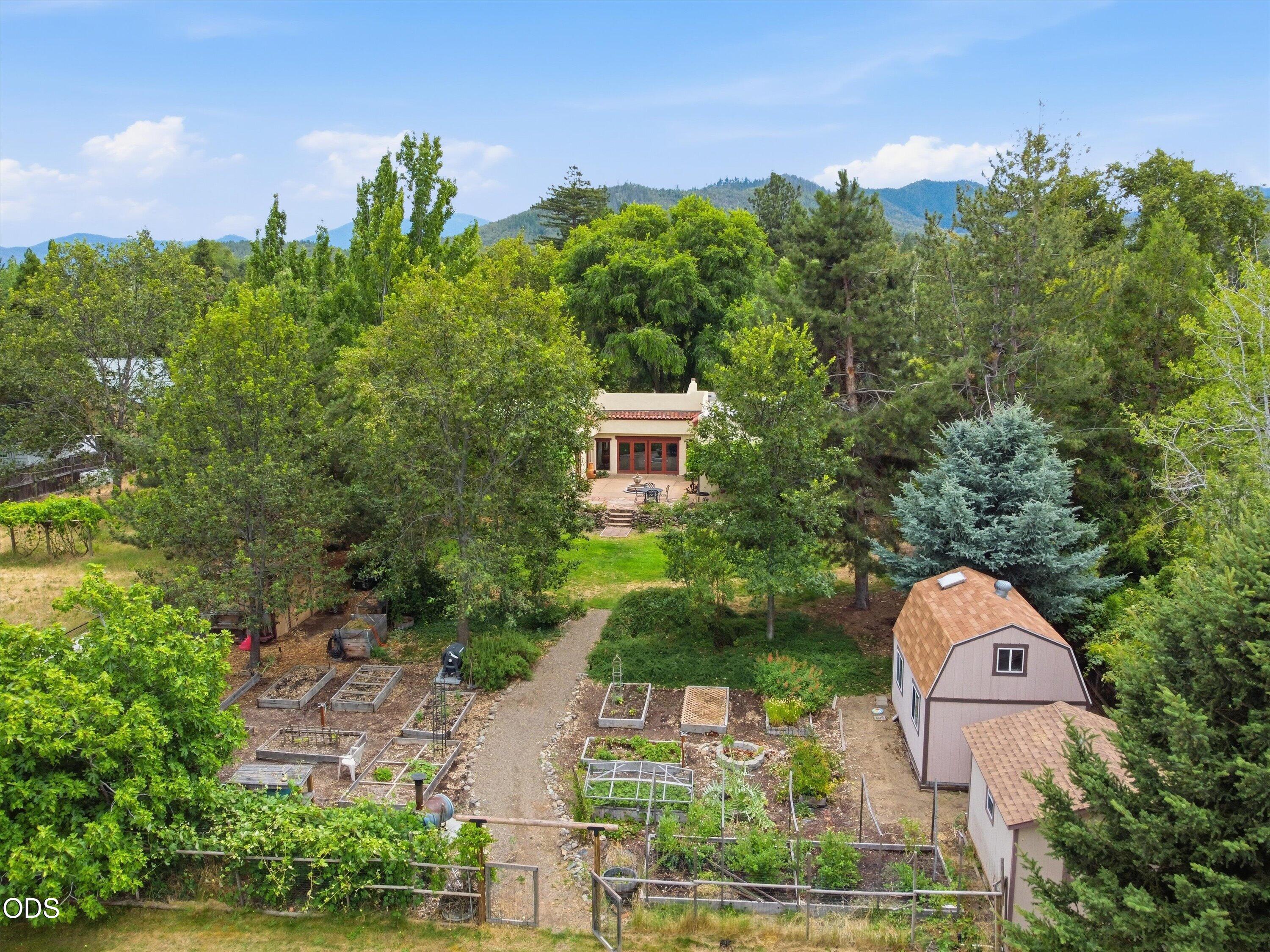 2298 Camp Baker Road Medford, OR 97501 - Photo 52 of 58
