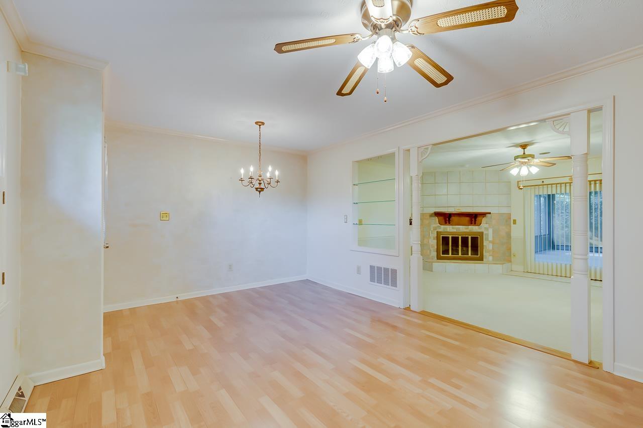130 Colvin Road Greenville, SC 29615 - Photo 4 of 36 Gallery Image 4