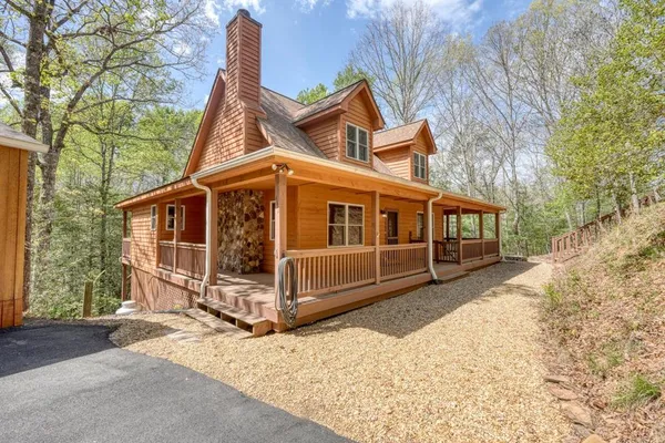 $465,000 | 442 Country Springs Lane, Murphy, NC 28906
