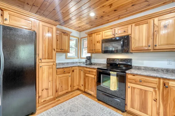 $465,000 | 442 Country Springs Lane, Murphy, NC 28906