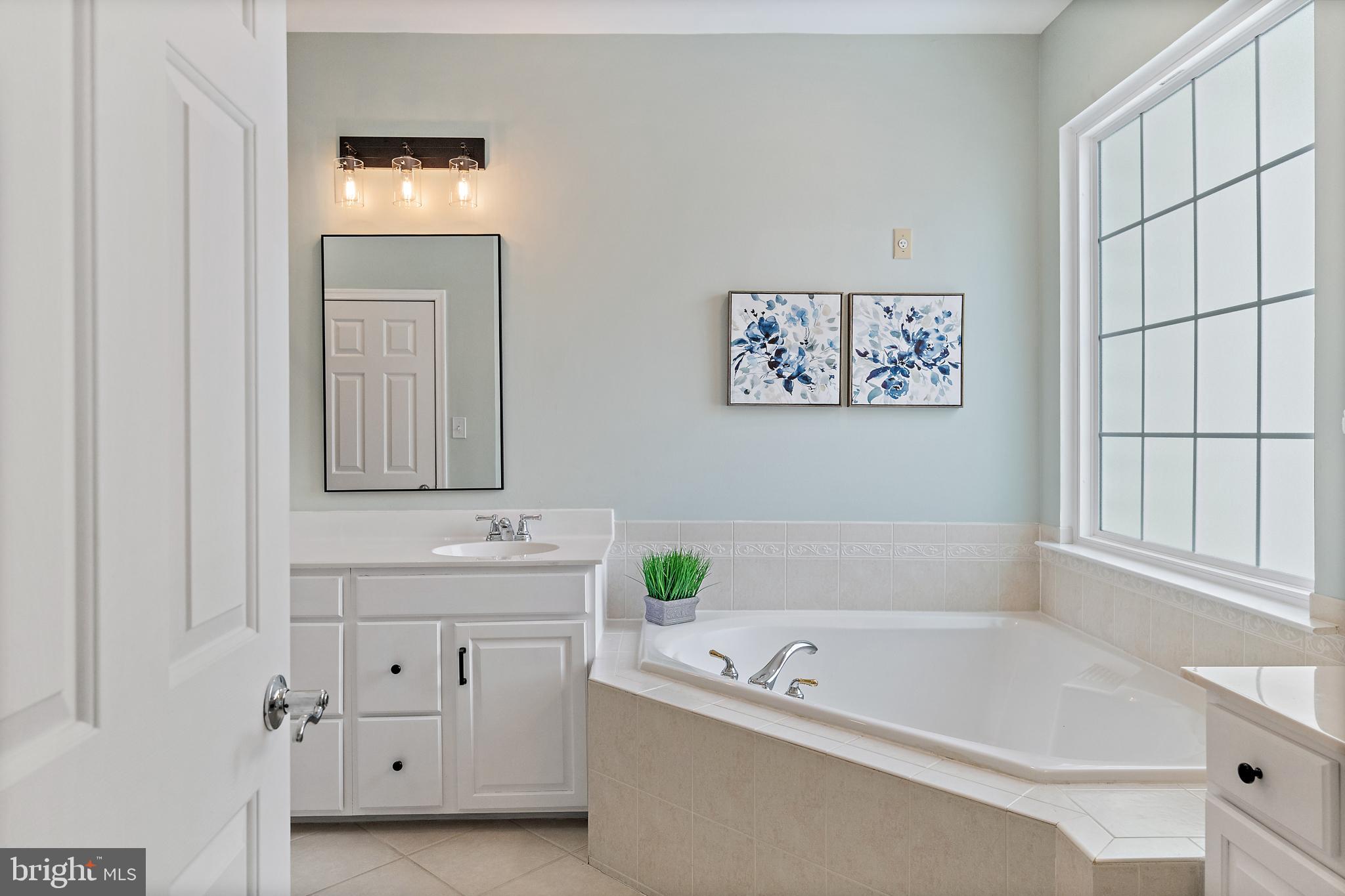 2306 Noblewood Road Edgewater, MD 21037 - Photo 30 of 53 Primary Bath with Soaking Tub