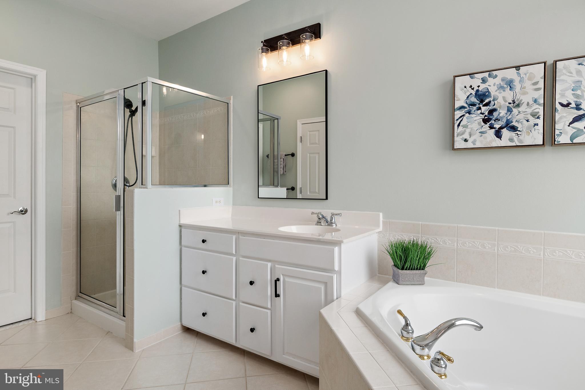 2306 Noblewood Road Edgewater, MD 21037 - Photo 31 of 53 Primary Bath with Separate Shower