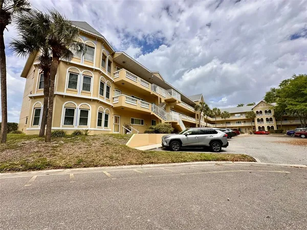 $214,900 | 2220 Spanish Drive, Unit 26, Clearwater, FL 33763