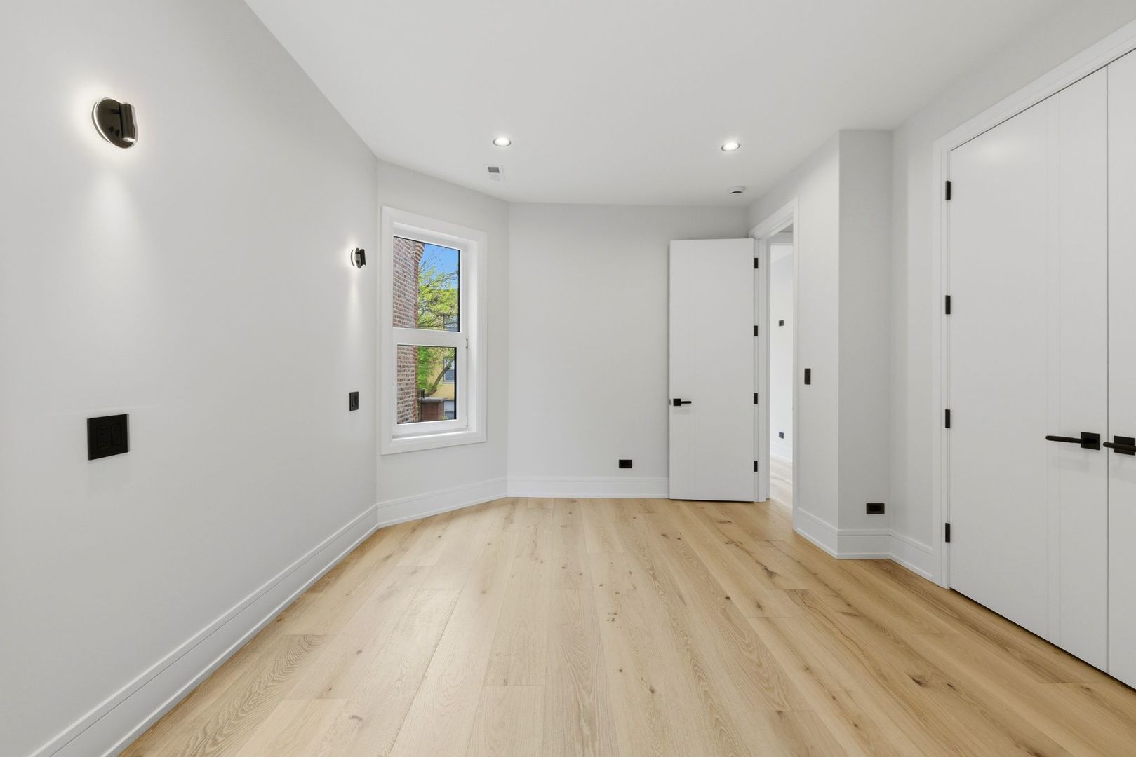 5725 North Ridge Avenue Chicago, IL 60660 - Photo 29 of 60 Gallery Image 29