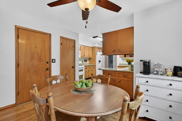 $685,000 | 28-w075 Aurora Avenue, Naperville, IL 60540