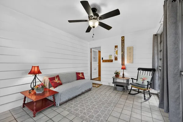 $685,000 | 28-w075 Aurora Avenue, Naperville, IL 60540